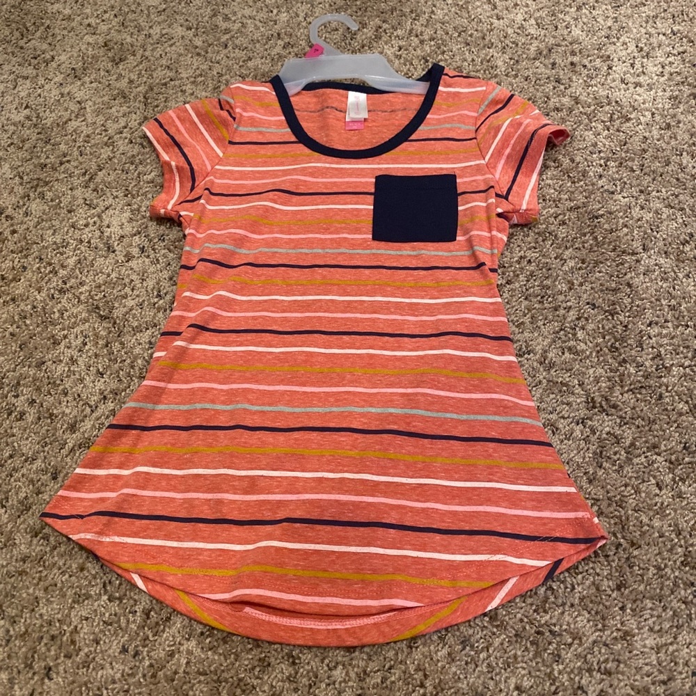 Super cute striped T-shirt. Slim fit